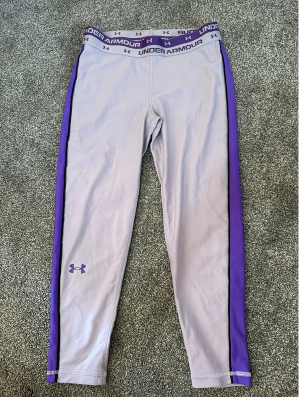 Girlβs Under Armour two tone purple leggings size large